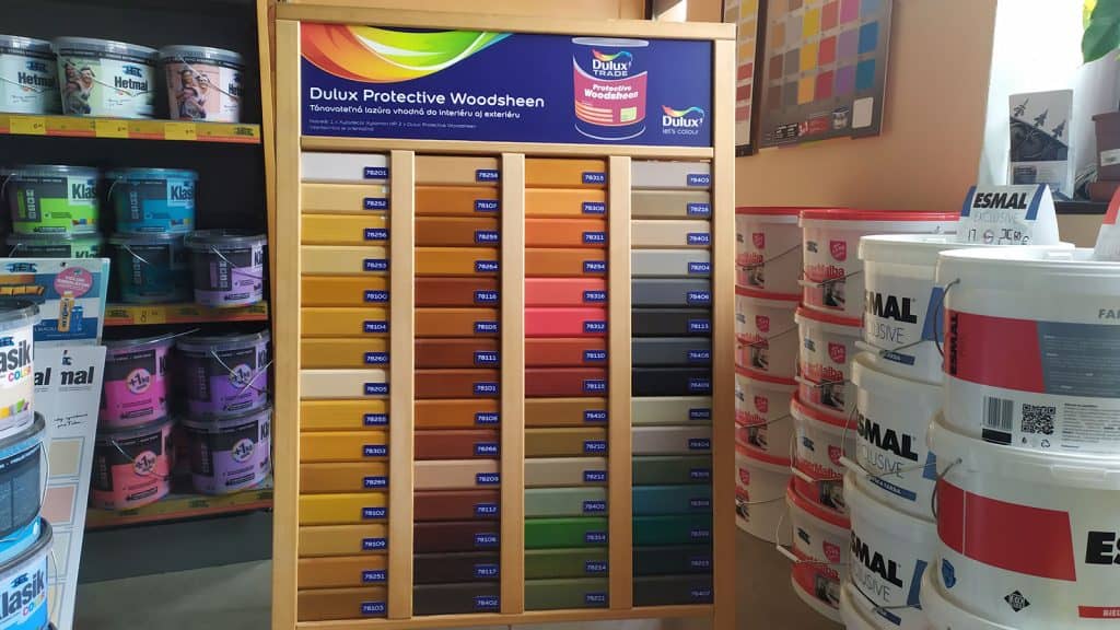 interíer predajne, farby laky, paleta farieb, vzorkovník, dulux protective woodsheen